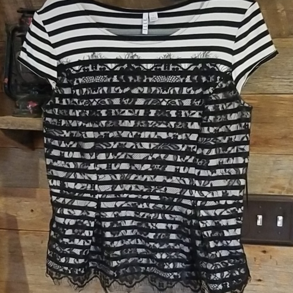 Euc Elle dress top